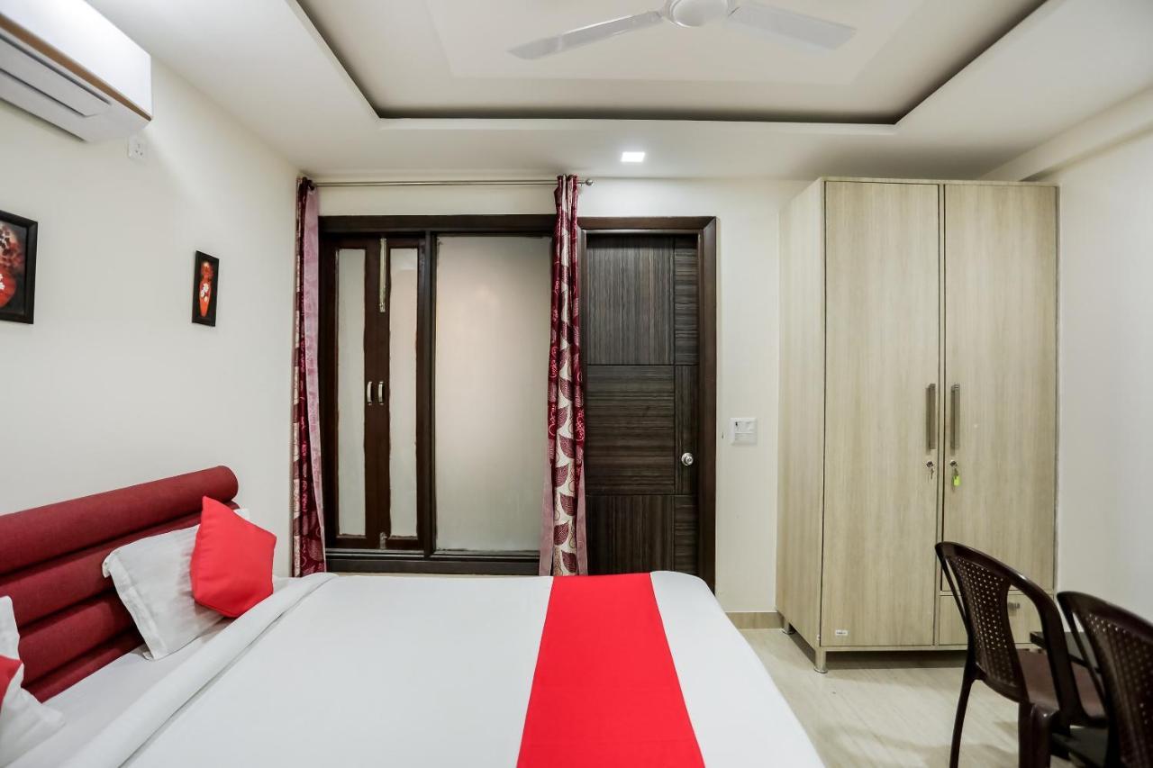 Oyo 65118 Hotel Vatika 古尔冈 外观 照片